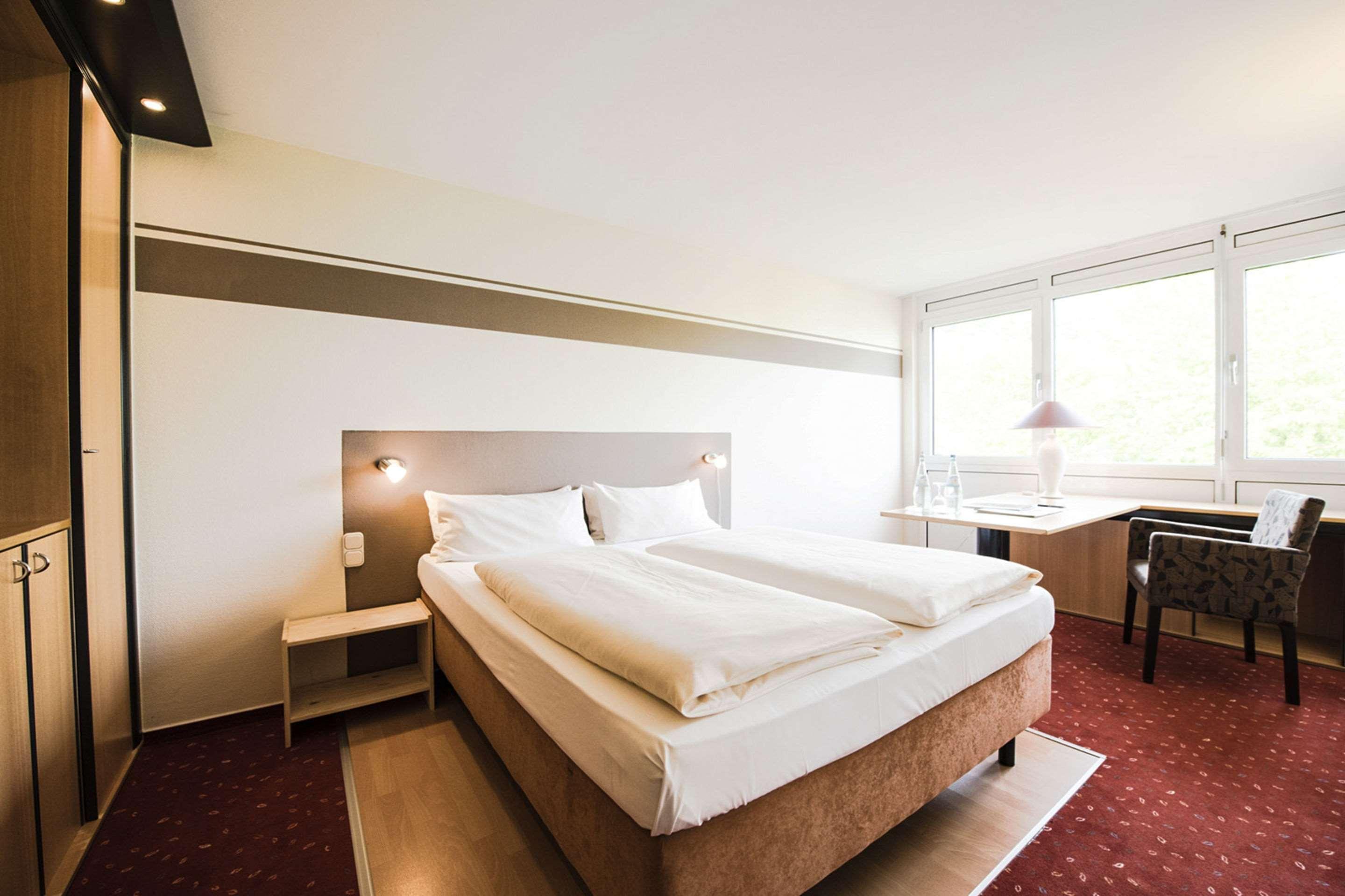 Comfort Hotel Ulm/Блауштайн Экстерьер фото