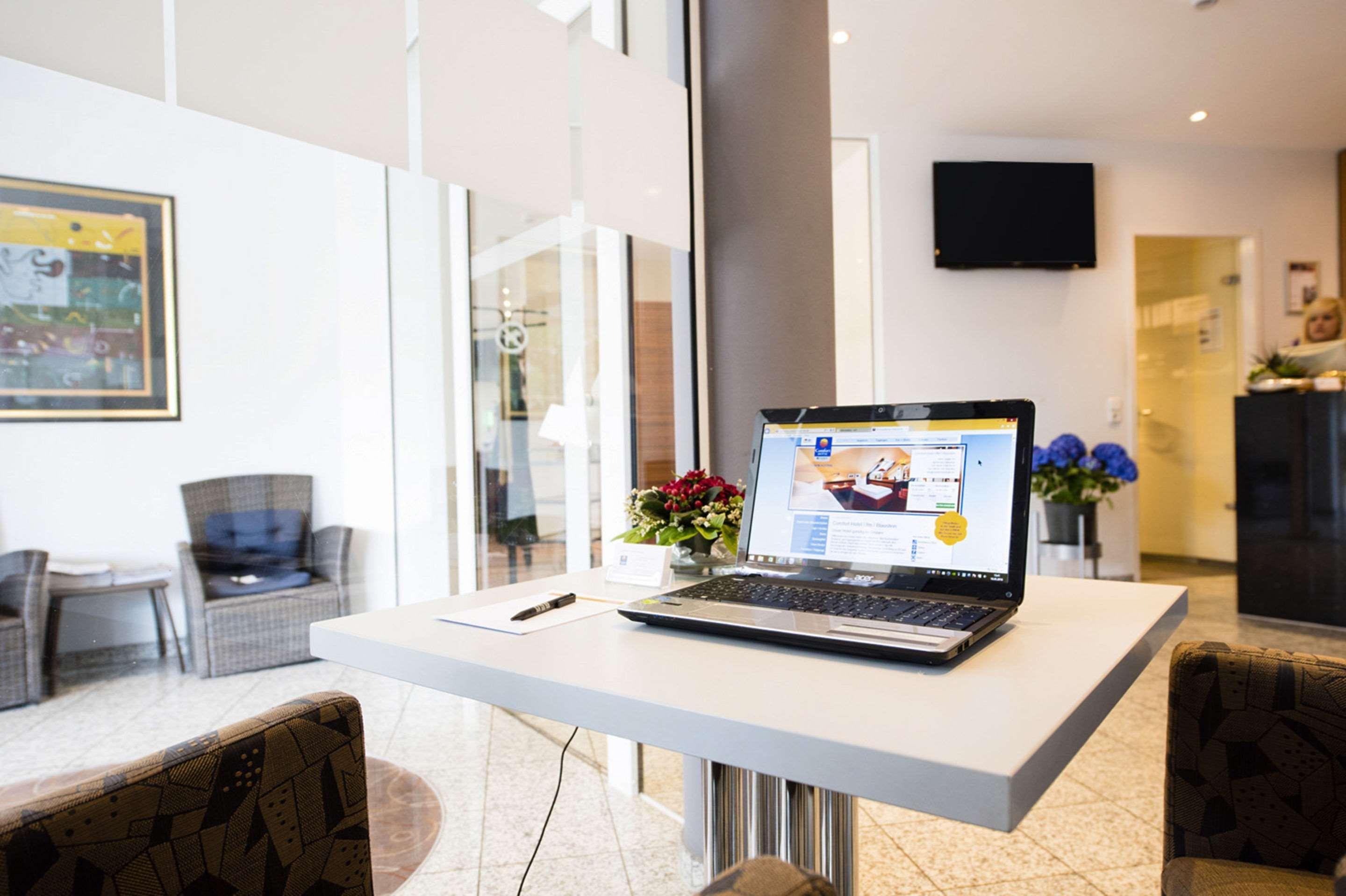 Comfort Hotel Ulm/Блауштайн Экстерьер фото